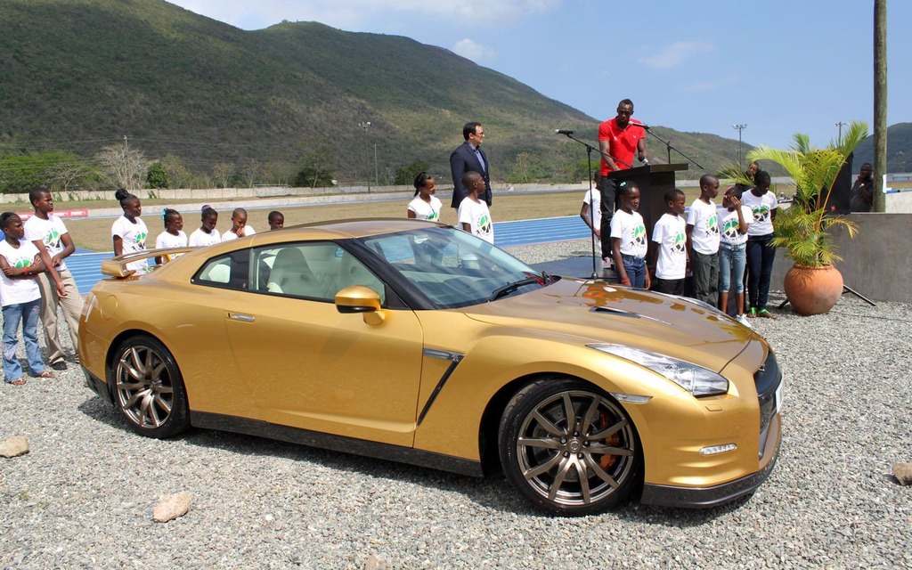 Nissan GT-R Bolt Gold 2014 