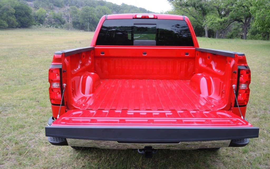 The tailgate has a torsion bar that makes it easier to open and close.