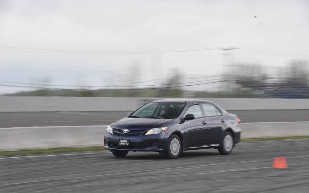 Une piste de course et une Toyota Corolla. Que demander de mieux?