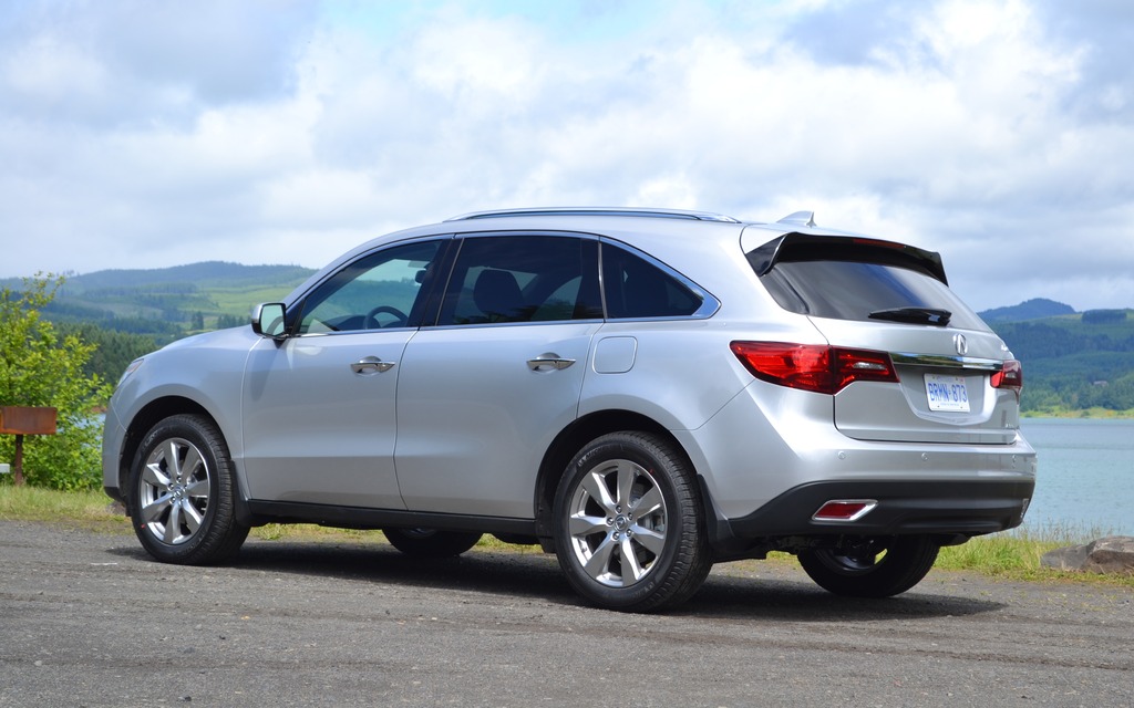 The MDX is rounder, especially at the back.