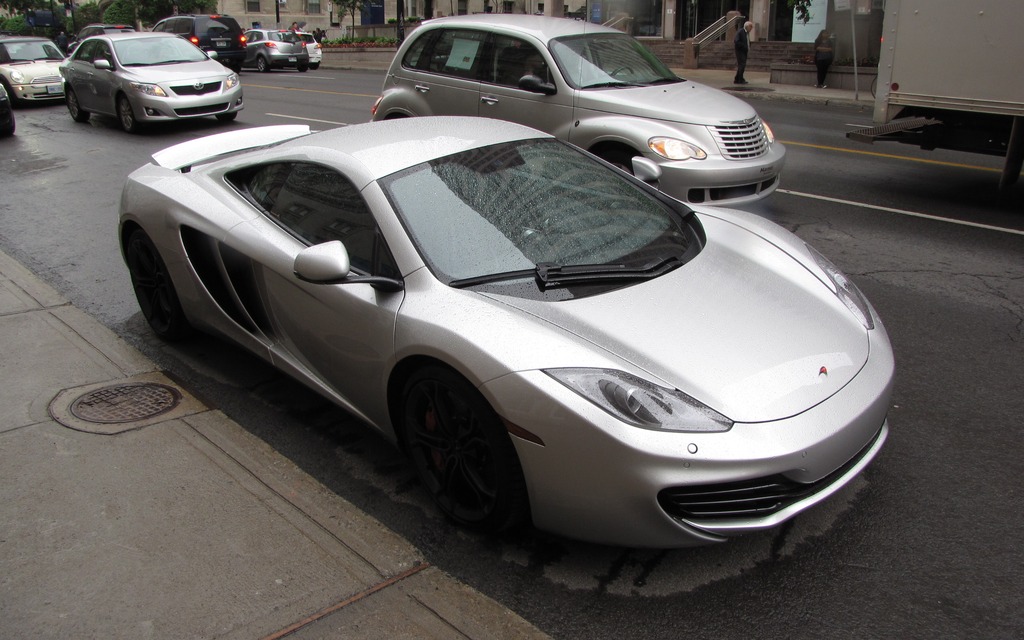 McLaren  12C