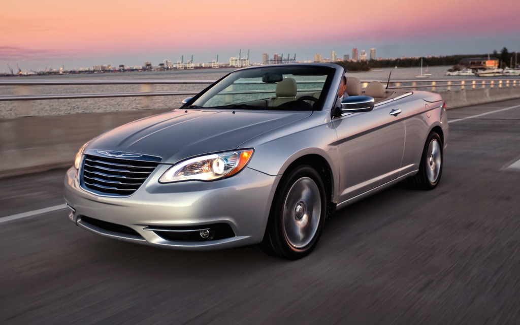 10 Chrysler 200: A pretty convertible sold at a seductively low price. 
