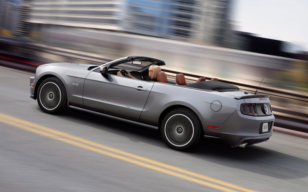 6 Ford Mustang Convertible: An icon that dares to go topless – we like! 