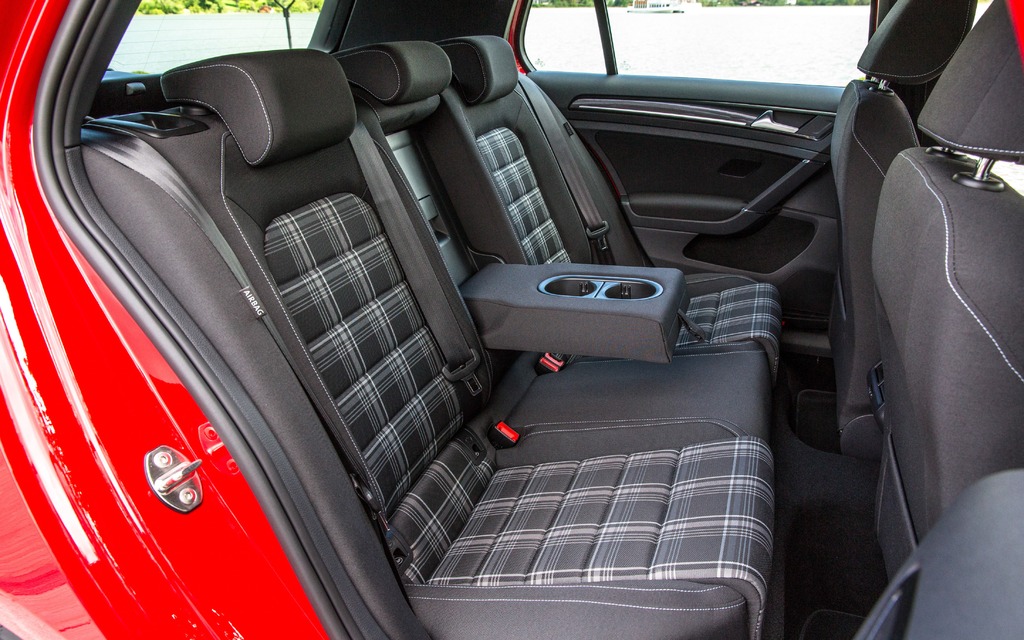 Increased legroom for the rear passengers.