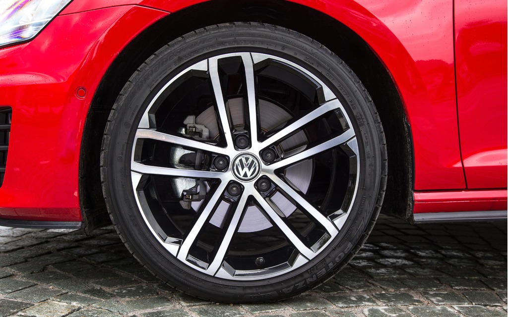 18-inch alloy rims unique to the Golf GTD.