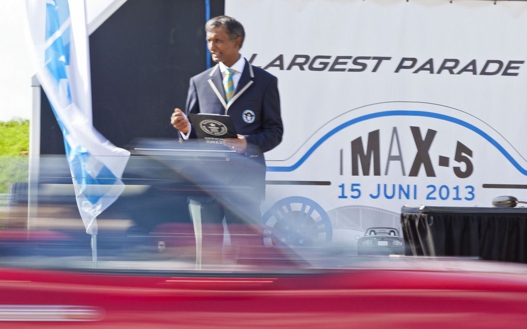 Mazda MX-5 parade sets new world record 