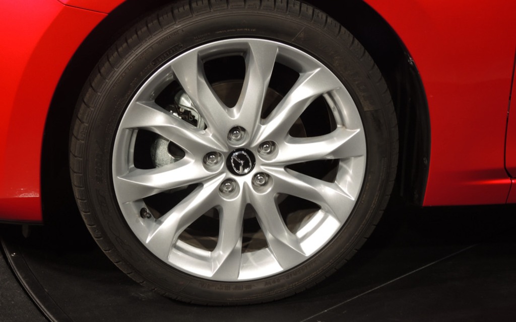 18-inch wheels are available on option.