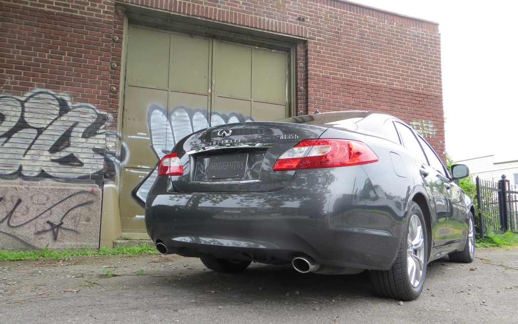 2013 Infiniti M Hybrid.