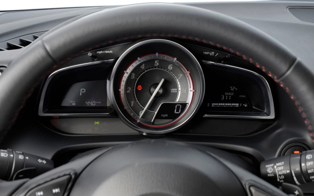 With the head’s up system, the main gauge is a rev counter.