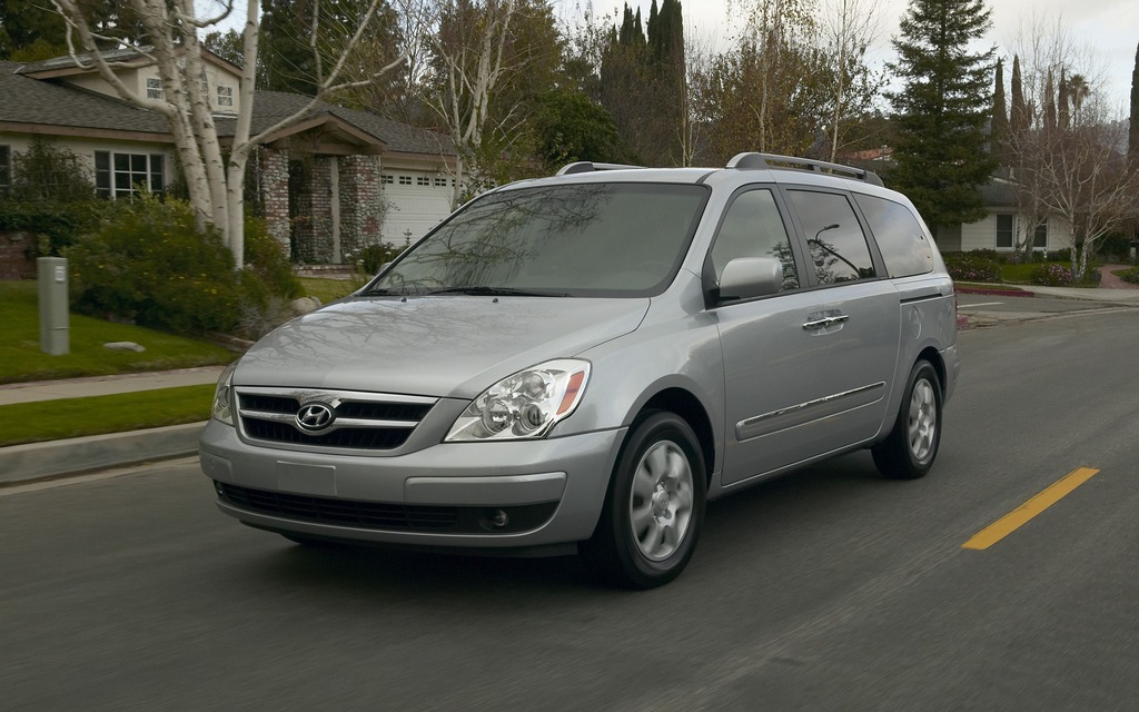 2007 Hyundai Entourage