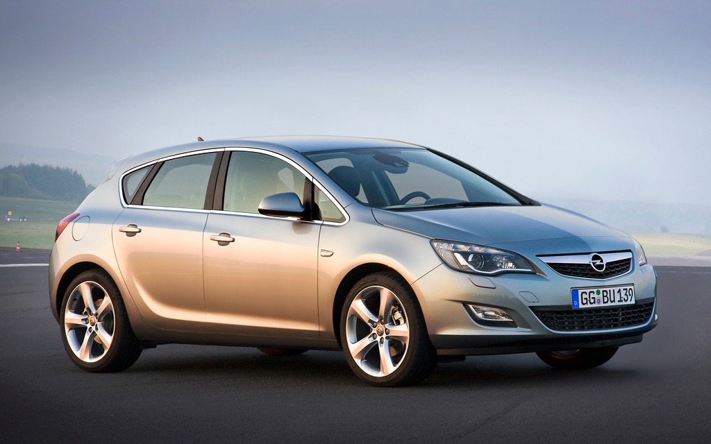 Opel Astra hatchback à cinq portières
