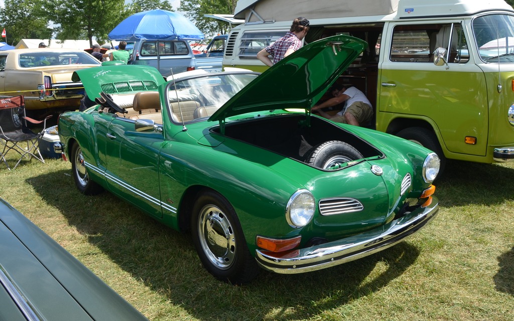 Superbe, cette Volkswagen Karmann Ghia 1974 de Roméo Santerre