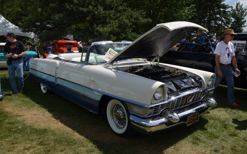 Tout simplement époustouflant! Packard Caribbean 1955 d'Alain Roy