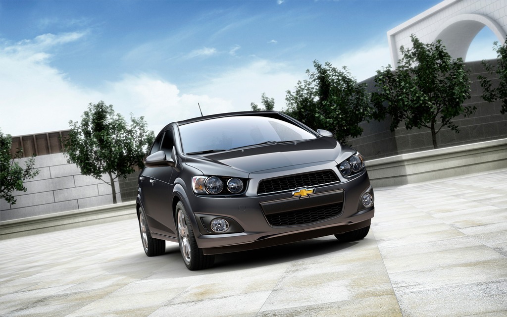 New 2014 Chevrolet Sonic LT Sedan Walkthrough