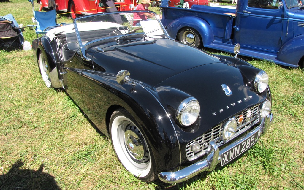 1959 Triumph TR3A Roadster (Owner: Dennis Mamchur)