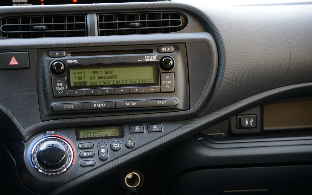 The air conditioning and radio controls are easy to work.