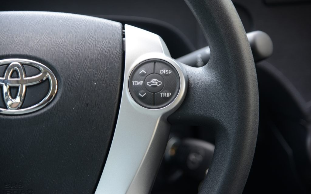This button controls the fuel consumption gauge display. 