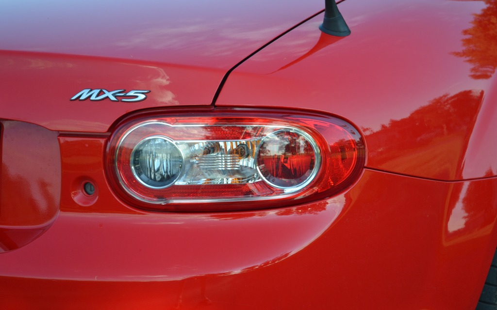 La Mazda MX-5 2013 continue de séduire la amateurs du genre