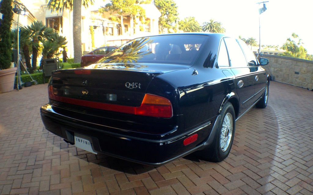 Infiniti Q45t de première génération à l'évènement Nissan 360