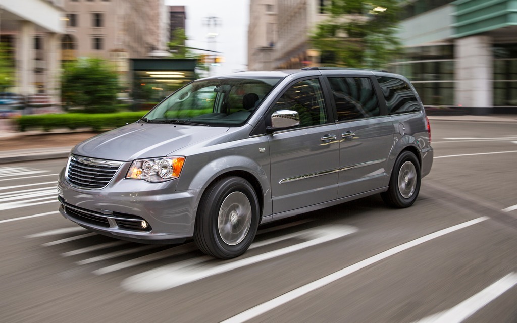 2014 Chrysler Town & Country 30th Anniversary Edition 