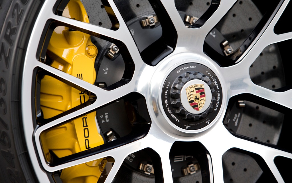 2014 Porsche 911 Turbo S: Factory-standard 20-inch ?nter-lock” wheels.