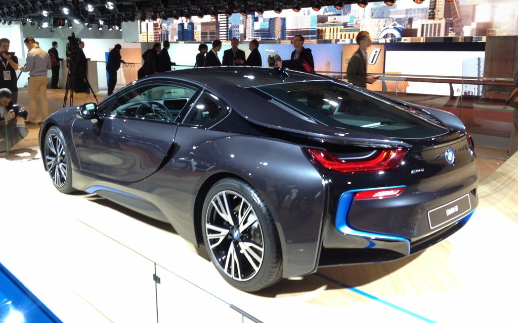 BMW i8 production model