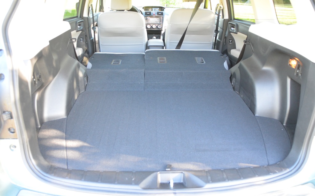 The trunk capacity goes from 892 to 1940 mm when the seatbacks are down.