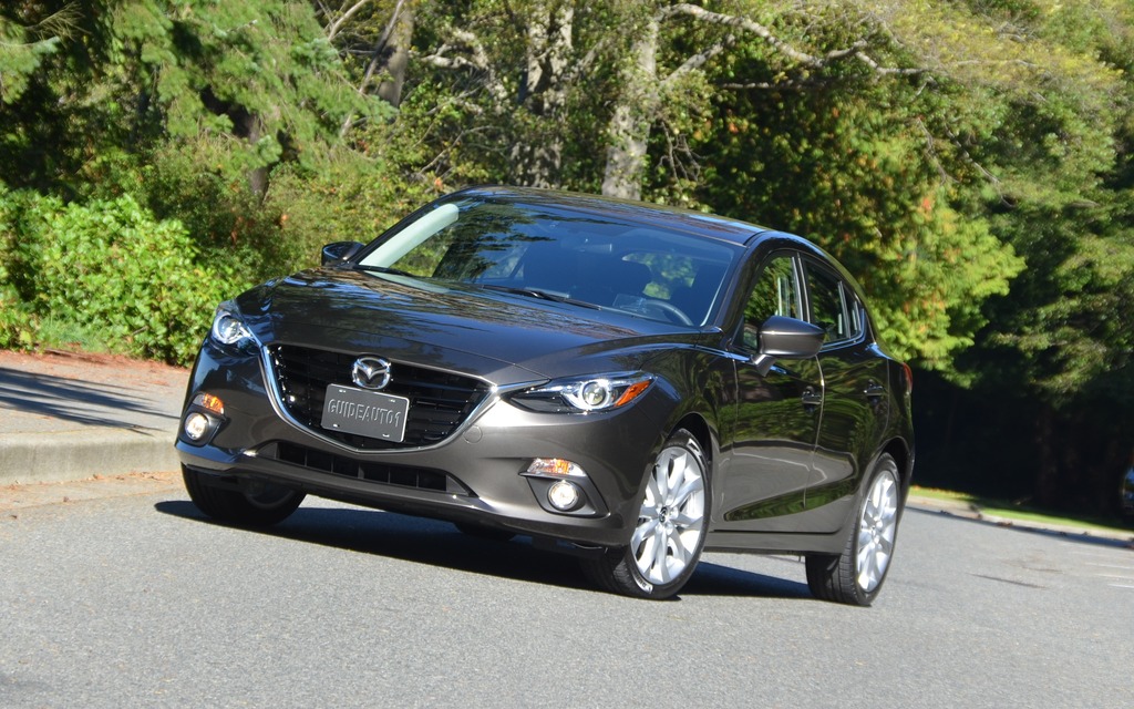 Nouvelle gueule pour la Mazda3 2014