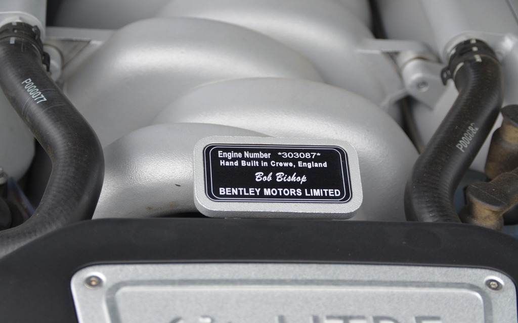 Comme chez AMG, chaque moteur Bentley est signé. Merci  Bob Bishop!