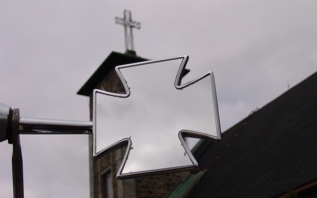 Deux sortes de croix très différentes...