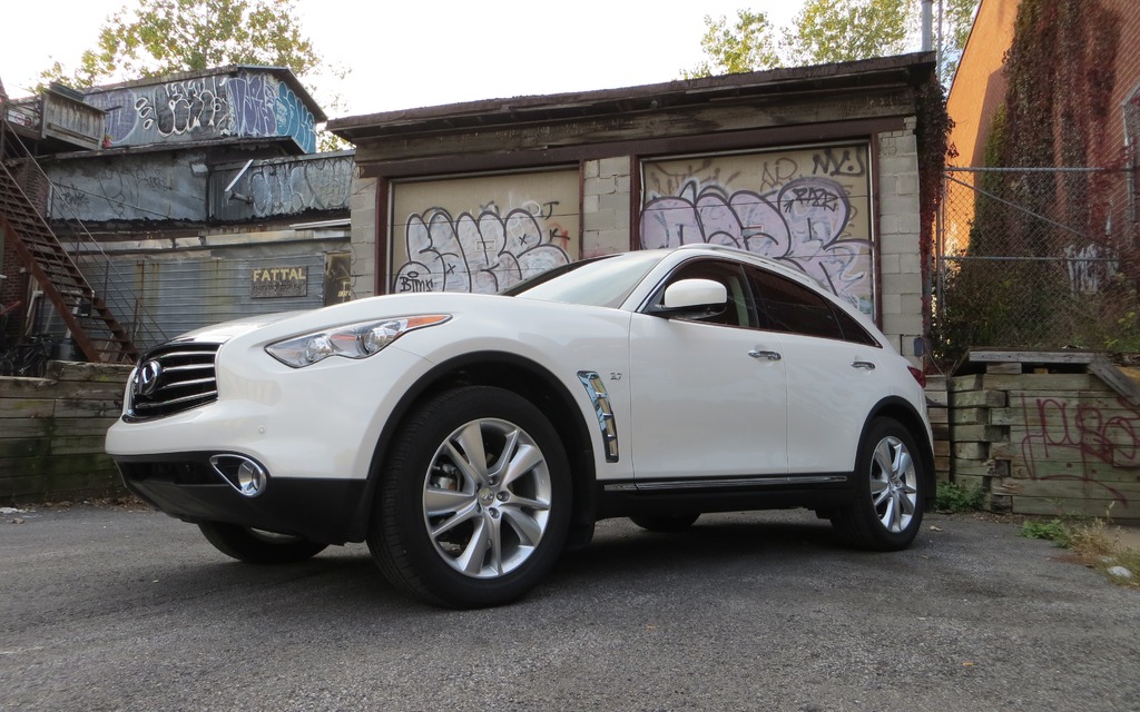 infiniti qx70 white