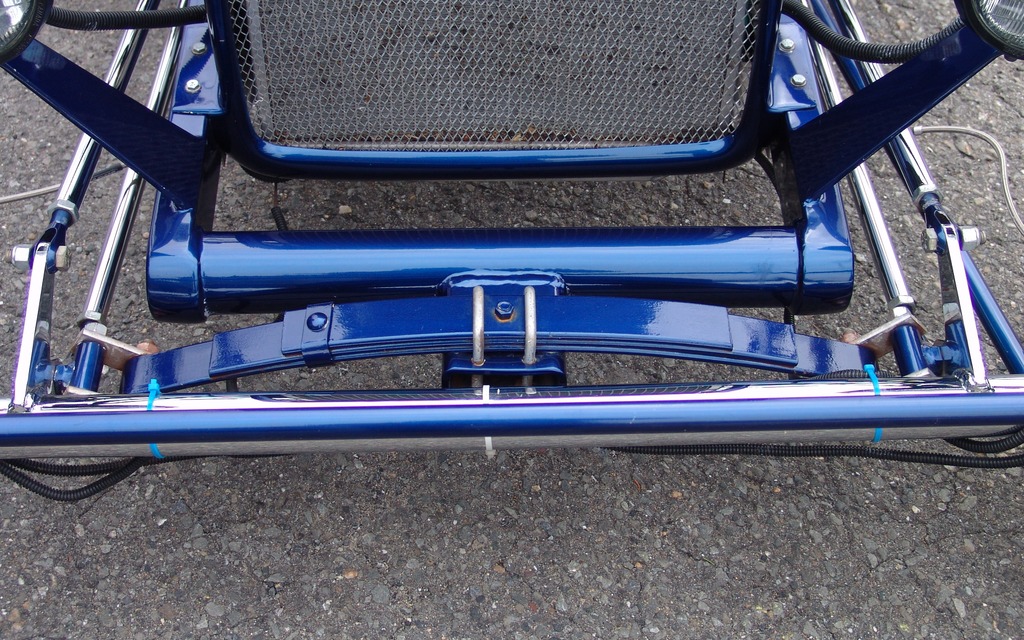  Close-up of the front suspension.