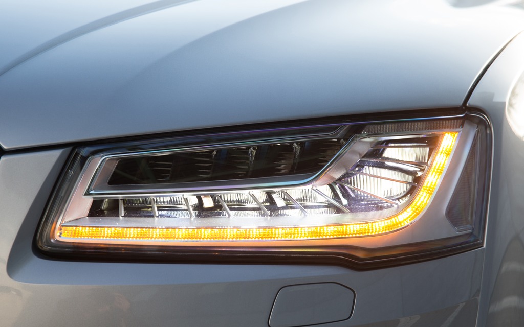 2015 Audi A8 - Matrix LED headlights