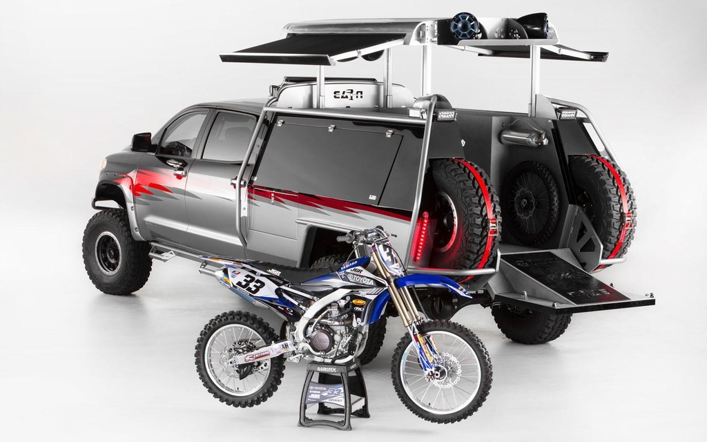 Toyota Let's Go Moto Tundra