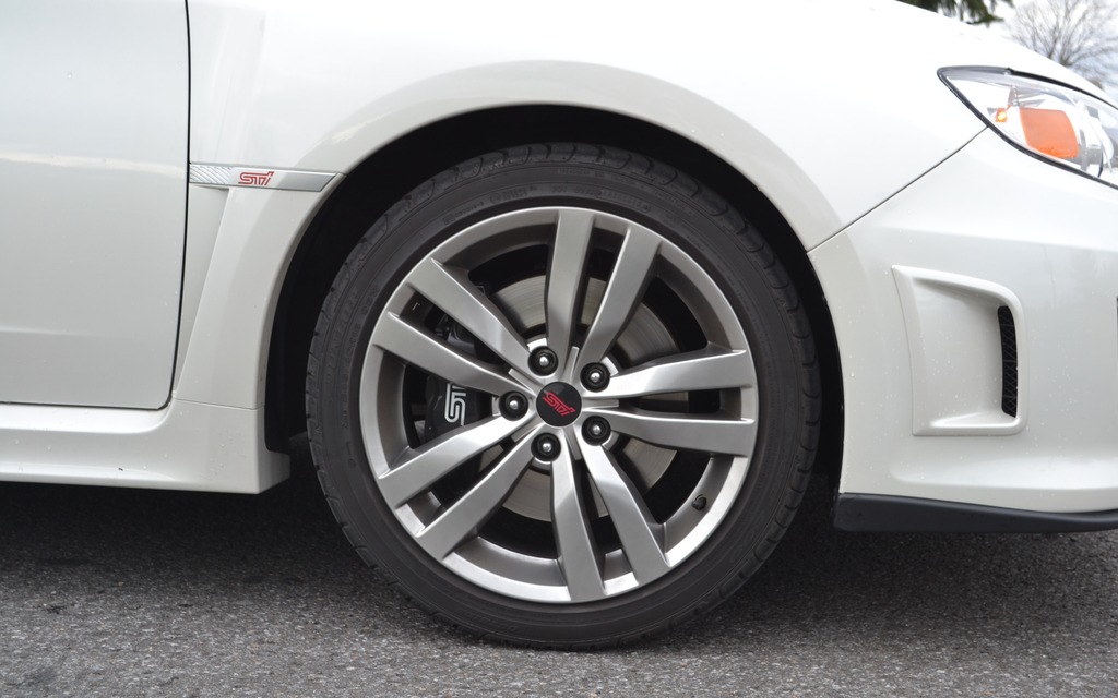 Jantes uniques Enkei de 18 pouces