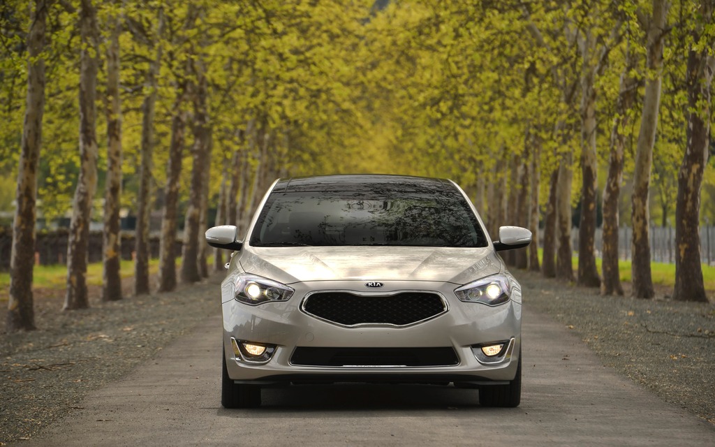 The Cadenza comes across as an excellent road trip car.