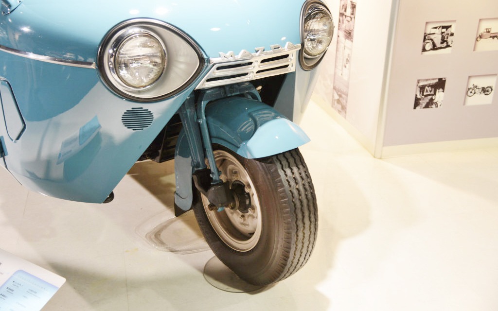 T2000: une roue avant identique à celle d'un scooter.