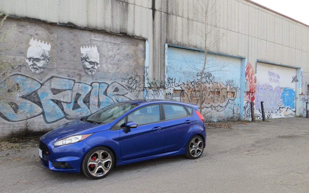 The most recent addition to Ford’s ST family is the 2014 Ford Fiesta ST, 