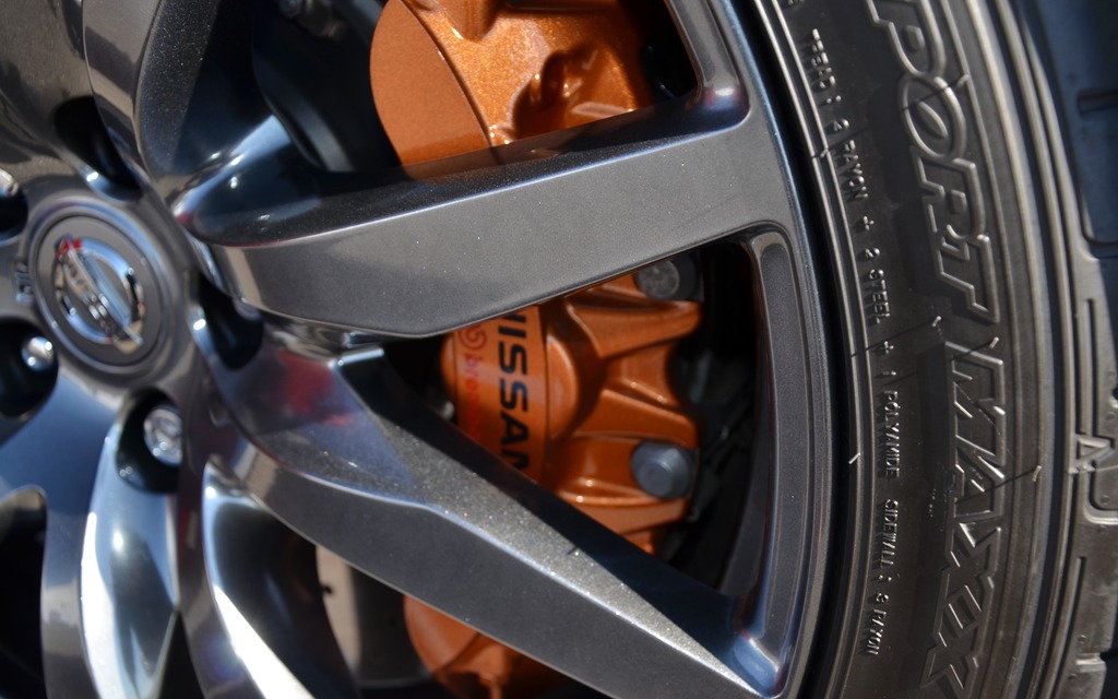 Nissan GT-R 2015 - Freins fournis par Brembo