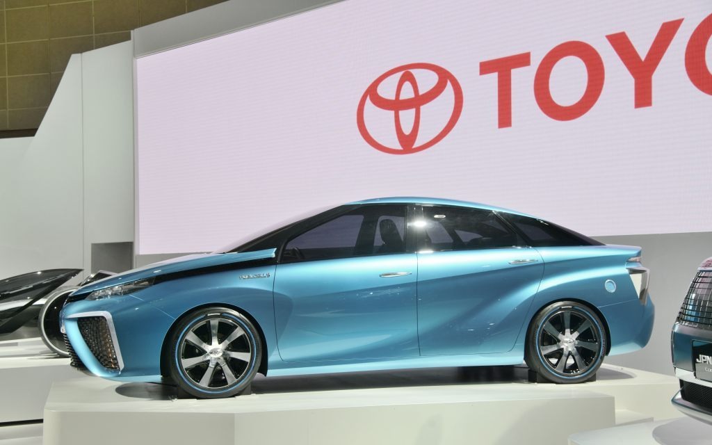 La Toyota  FCV est une voiture concept à piles à combustible.