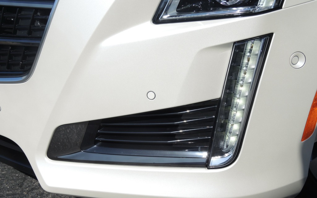The LED indicator lights help quickly identify the new CTS.
