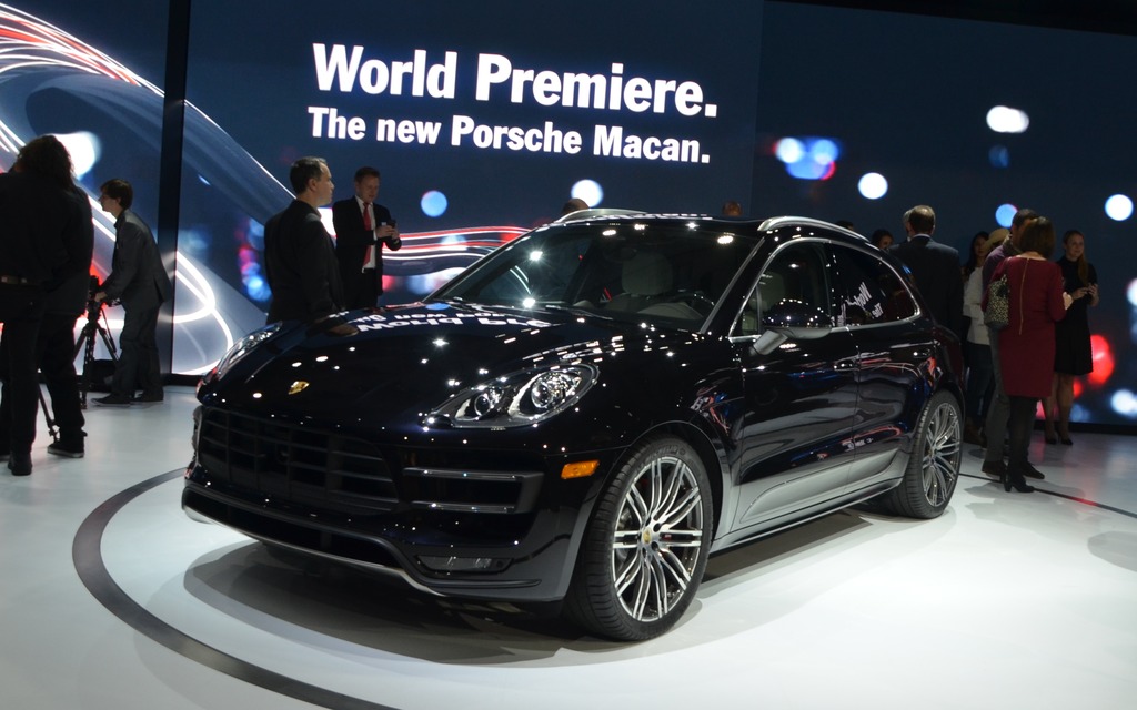 Le Porsche Macan, lors de sa présentation au Salon de Los Angeles.