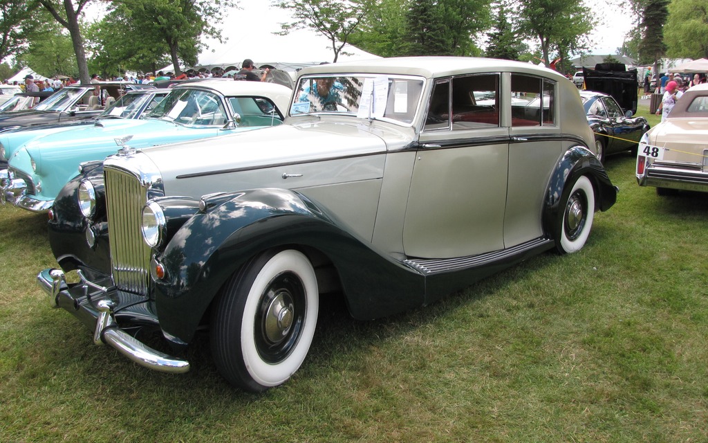 Bentley MK IV Sedan 1948 (Propriétaire: Germain Labonté)