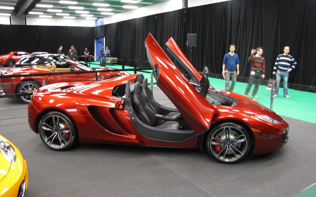 2013 McLaren 12C Roadster