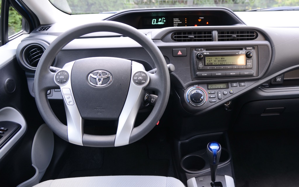 Toyota Prius C: Cette planche de bord n'est pas au goût de tout le monde.