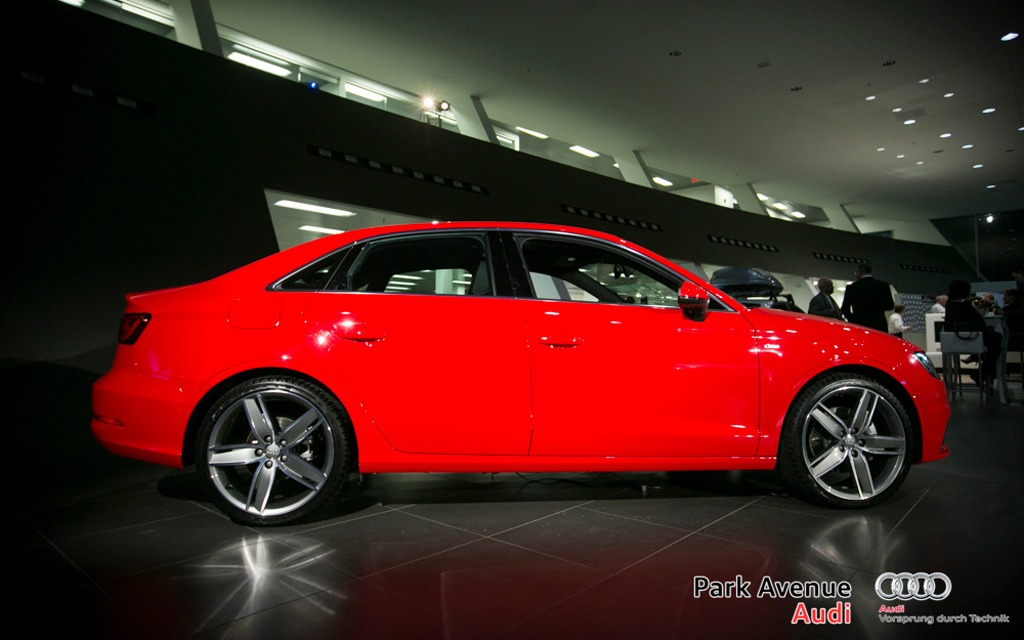 Une vue de profil de l'Audi A3 2015