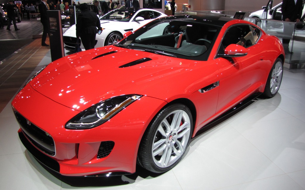 3- Jaguar F-Type Coupé: la plus belle voiture du Salon de Detroit.