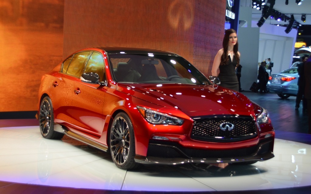 Infiniti Q50 Eau Rouge Concept