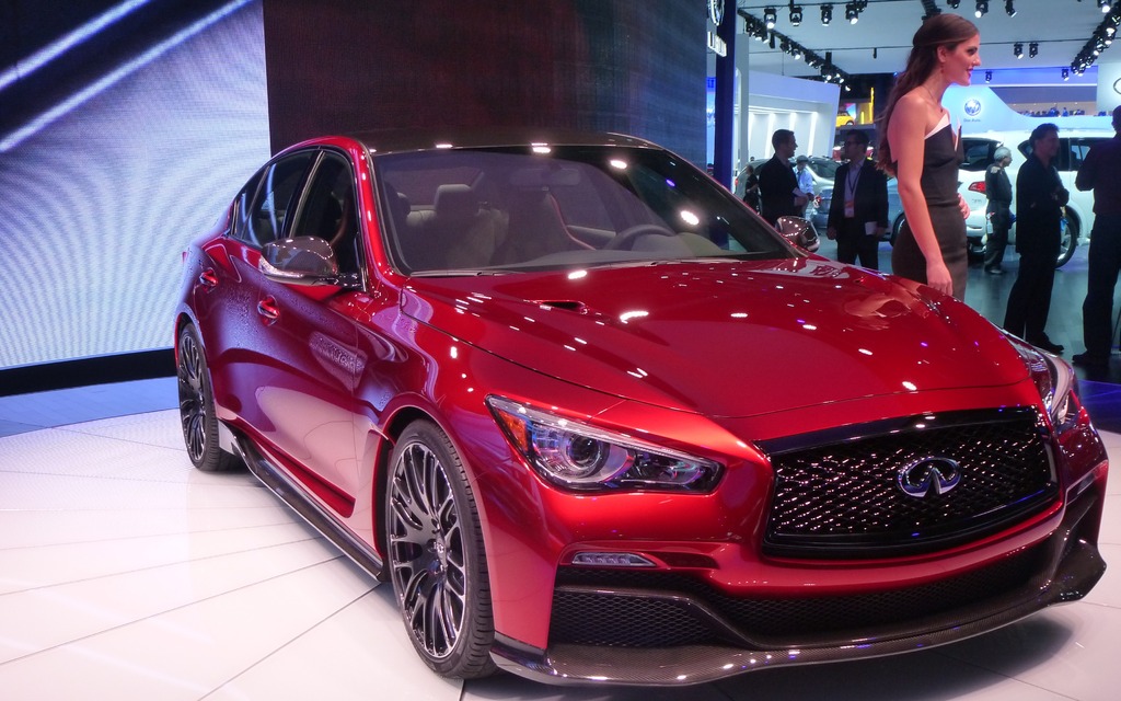 Infiniti Q50 Eau Rouge Concept