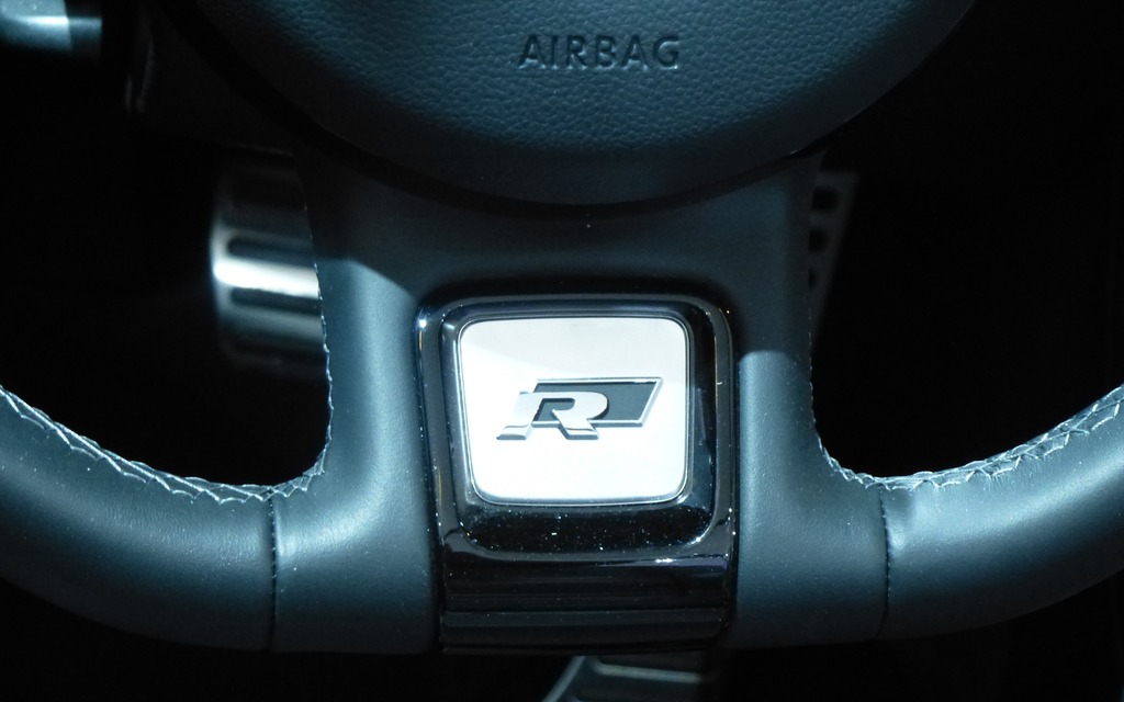 Volkswagen Beetle R-Line Cabriolet